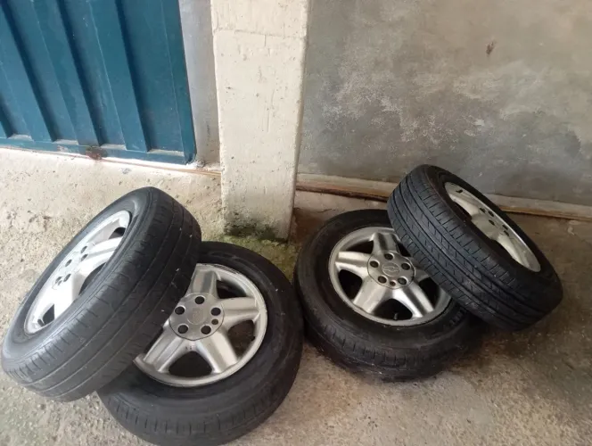 Rodas aro 15 do Vectra milênio 5 furos 