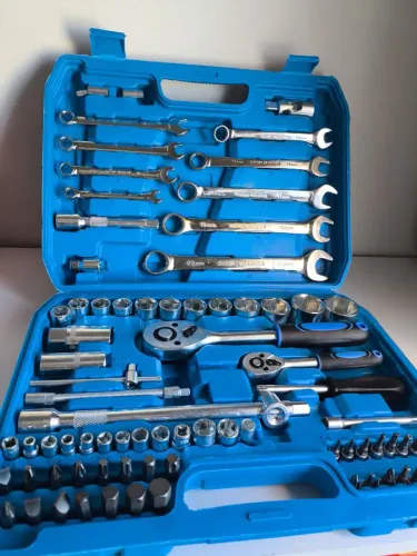 KIT FERRAMENTAS 82 PEÇAS | SOQUETES + CATRACAS + MALETA COMPLETA