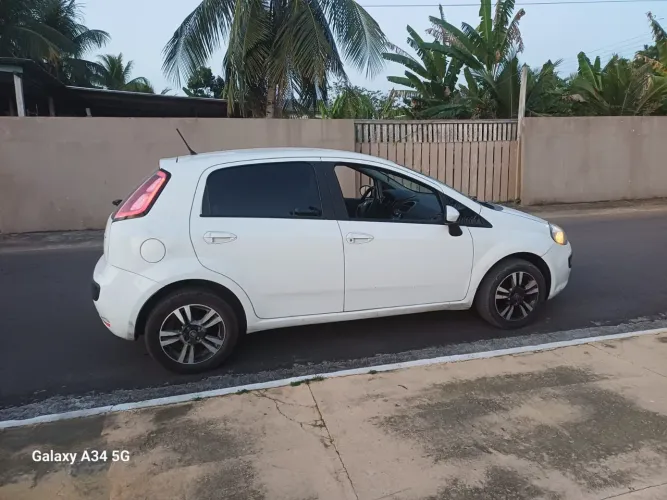 Fiat Punto Attractive 1.4 Fire Flex 8V 5P 2013