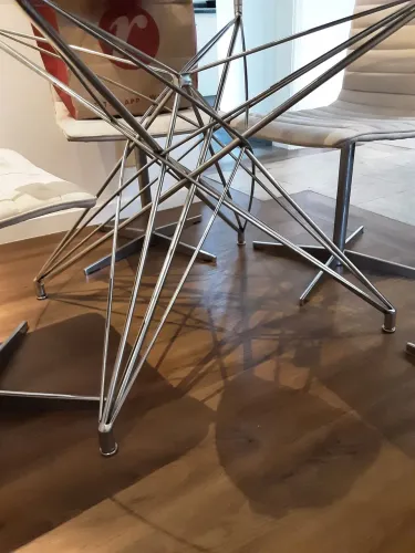 4 cadeiras e base de mesa