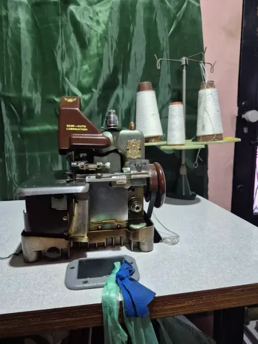 Máquina Costura Overlock Semi Industrial 3 Fios Com Mesa