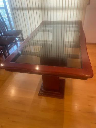 Mesa com 6 cadeiras