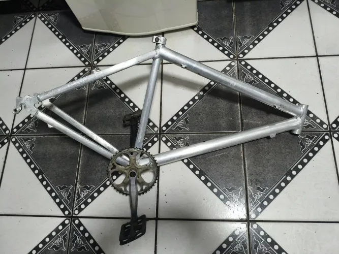 Quadro de bicicleta aro 26 de alumínio