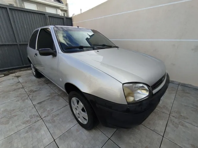 Ford Fiesta Street 1.0 8V 3P 2002