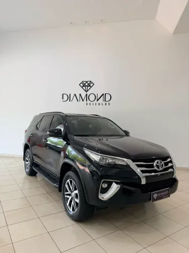Toyota Hilux SW4 SRX 4X4 2.8 TDI 16V Dies. Aut. 2017