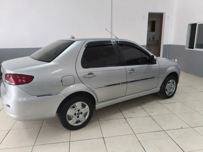 Fiat Siena Tetrafuel 1.4 MPI Fire Flex 8V 4P 2012
