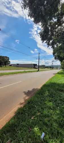 Excelente lote comercial com 560m2 de área com frente para a avenida Anápolis