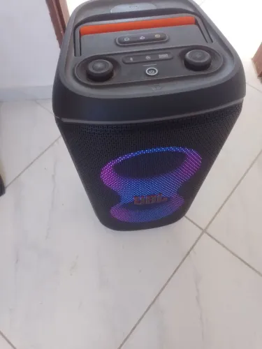 Caixa de som jbl party box