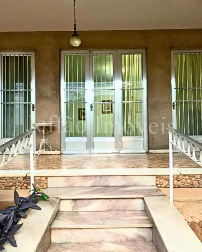 Imóvel para venda possui 255 metros quadrados com 4 quartos em Centro - Barra Mansa - RJ
