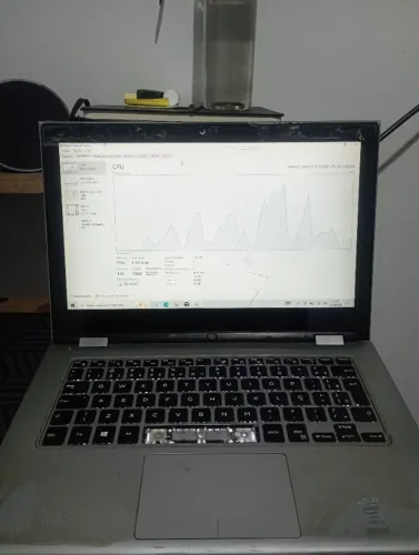 Notebook Dell - Funcionando perfeitamente, com agluns detalhes fisicos