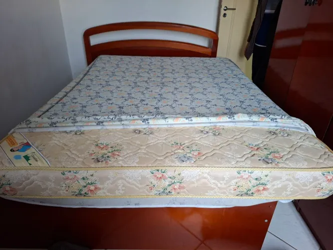 Colchão de casal em otimo estado