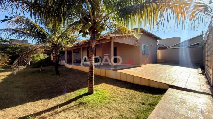 CASA 3 QUARTOS/SUÍTES - 275 m² - NERÓPOLIS/GO