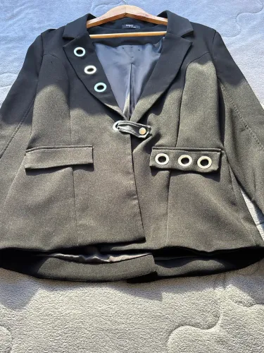 Blazer Anexo Pôr do Sol Preto Tamanho M 42 Ilhós Prateados FRETE GRÁTIS
