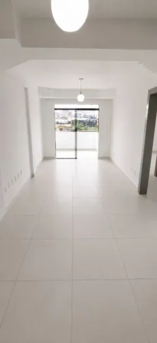 Apartamento reformado, ótima localização próximo à Av. Beira Rio