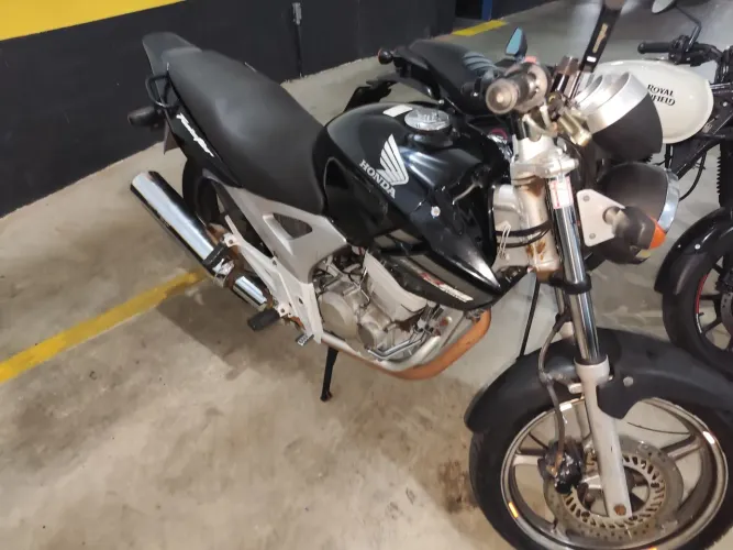 Honda CBX 250 Twister 2006/2007 - Ótimo estado