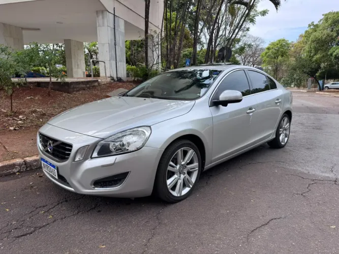 Volvo S60 T-6 3.0 304cv AWD 4P 2011