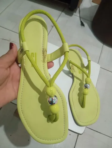 Sandália Santa Lolla número 39 $25,00.