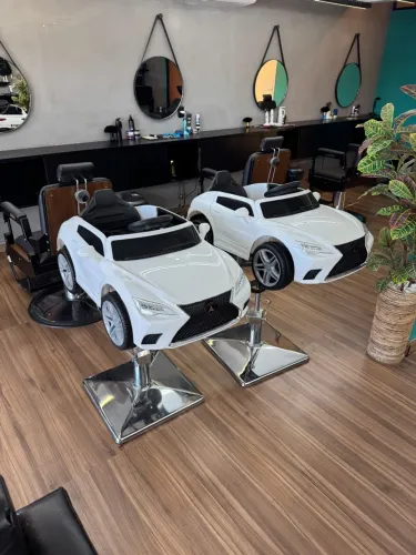 Carros para barbearia e salão