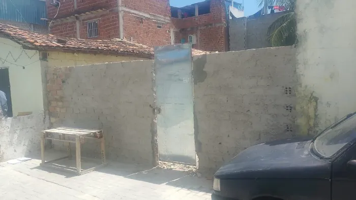 Vende-se terreno 6 por 28  por 70 mil