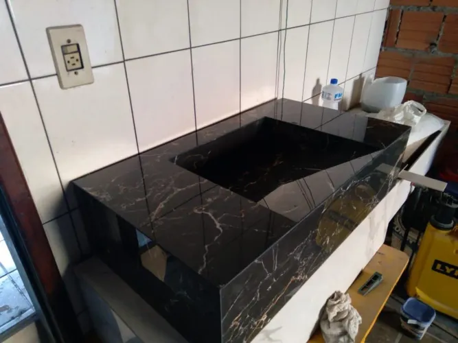 Porcelanataria,é reformas de banheiros.
