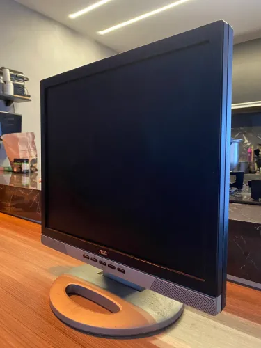 Monitor AOC 17?