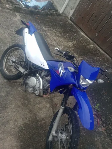Vendo XTZ 125 em ótimo estado em dia quero 8 mil
