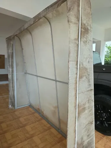 Vendo Toldo fixo Comprimento 2,50cm X 2,30cm X 0,50.