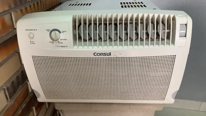Ar condicionado de janela Cônsul 7500btu - 220V