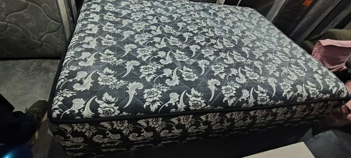 CAMA BOX CASAL DE MOLAS USADA R$350 ENTREGA GRÁTIS