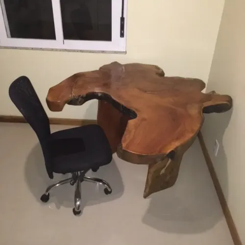 Mesa Rústica de Madeira Maciça de Jaqueira - Peça Exclusiva em Madeira Natural