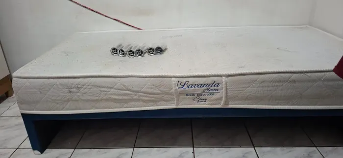 Vende-se essa cama de solteiro 