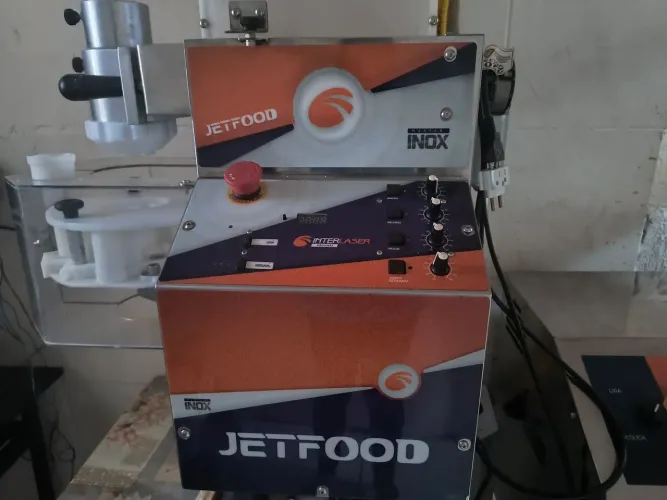 Máquina modeladora de salgados