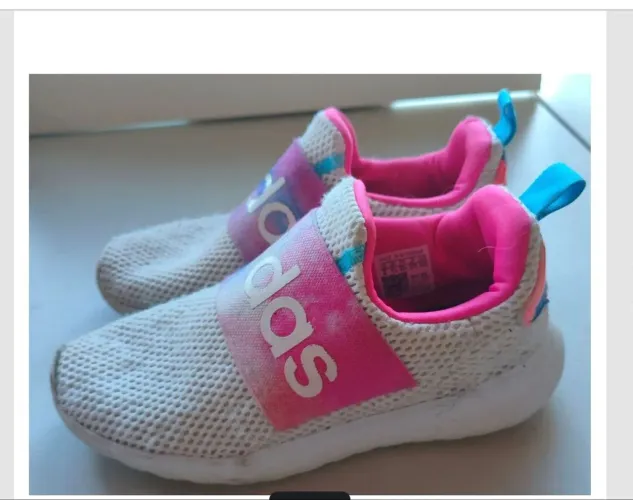 Tênis Adidas 33