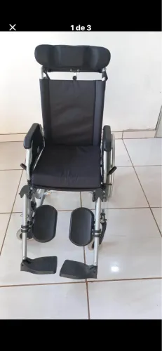 Vendo cadeiras roda e banho cada um preço diferente.