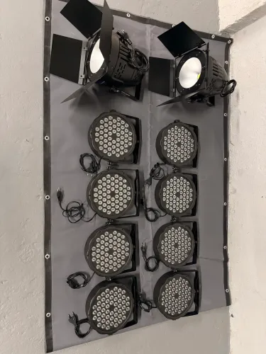 8 Par Leds + 2 Refletores Cob