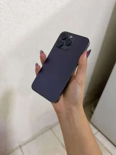 iPhone 14 pro roxo