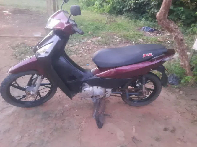 Biz muita Boa roda liga leve pé de galinha motor muito bom