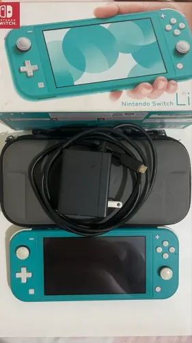 Nintendo Switch Lite Turquesa Desbloqueado por Chip + Cartão SD + 23 Jogos + Caixa + Case