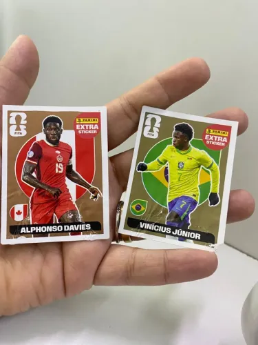 Figurinhas Legend Vini Junior (GOLD) e Alphonso Davies (Bronze) "LER O ANÚNCIO"