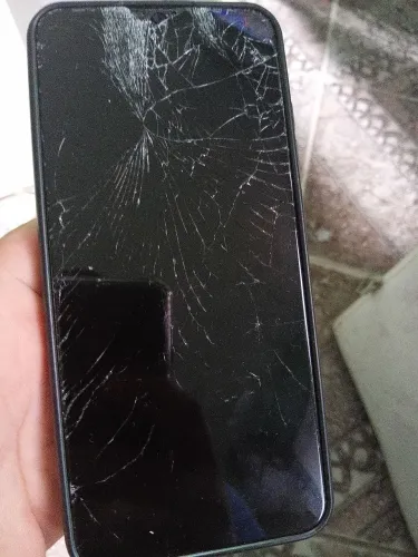 Celular Samsung A04 tela trincada