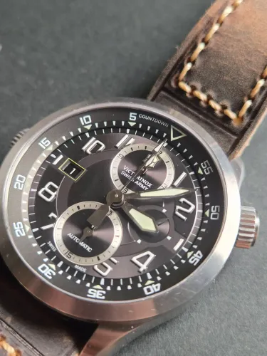 VICTORINOX AIRBOSS MACH 8 241446 Edição Especial