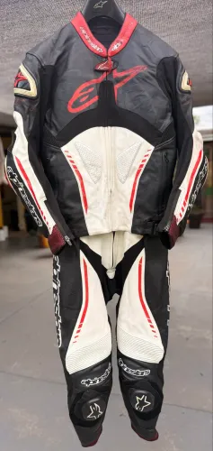 Macacão Alpinestars Atem 2 - Couro Original Tam 50 EU - R$ 2400,00