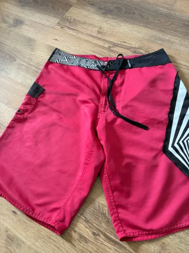 Bermuda Volcom número 44