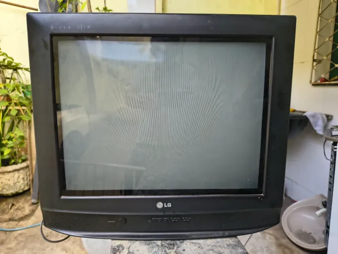 Tv de Cubo LG 3 unidades e uma de led