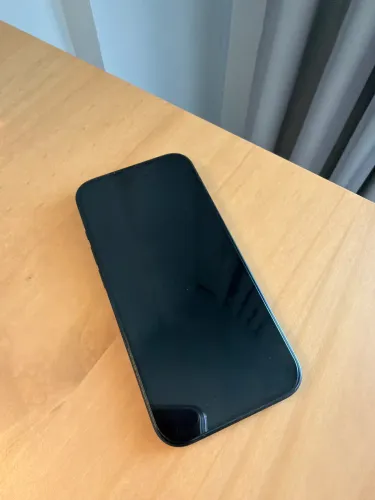 Vendo IPHONE 15 em ESTADO DE NOVO