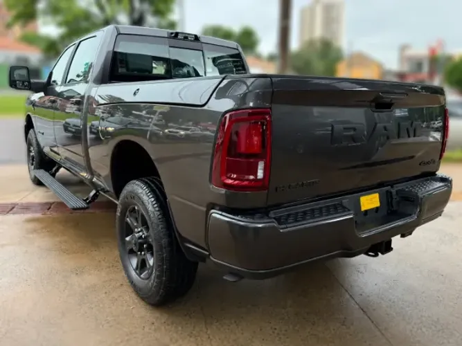 Ram 3500 Laram.6.7 Night Ed.tb CD 4X4 Die. 2026