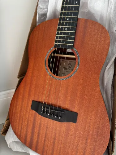 Violão Baby Gianinni