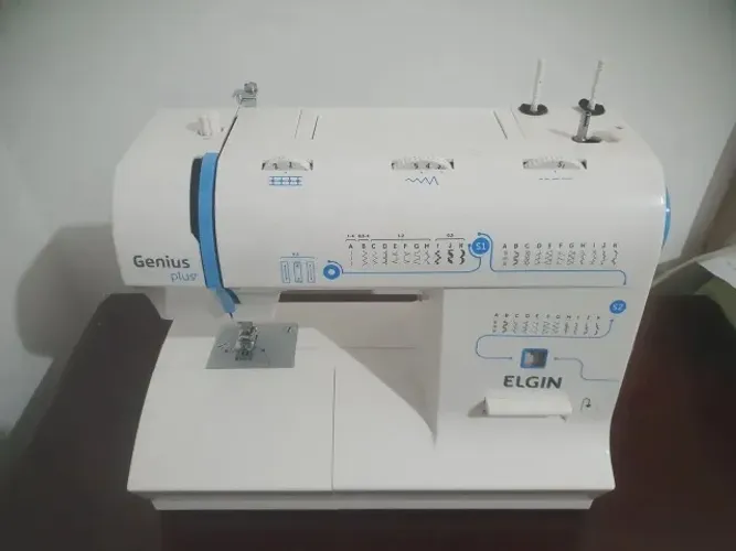 Maquina de Costura Elgin 31 pontos Genius Plus