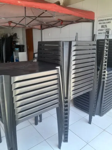 vendemos mesa preta apenas 65 reais 