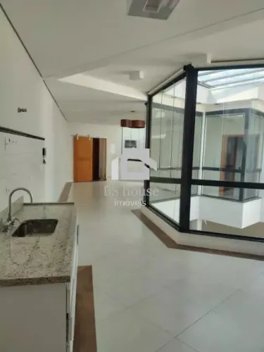 Sobrado com 226 m² no Bairro Casa Branca